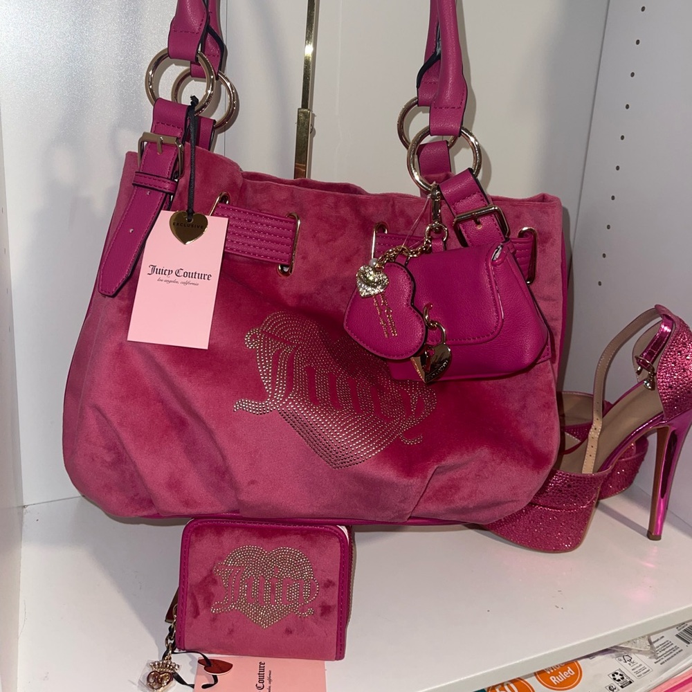 Juicy Couture Pink Shoulder Bags with Glossy Finish